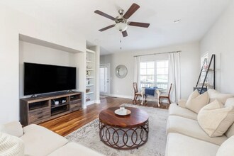 5521 Kentucky Ave in Nashville, TN - Foto de edificio - Building Photo