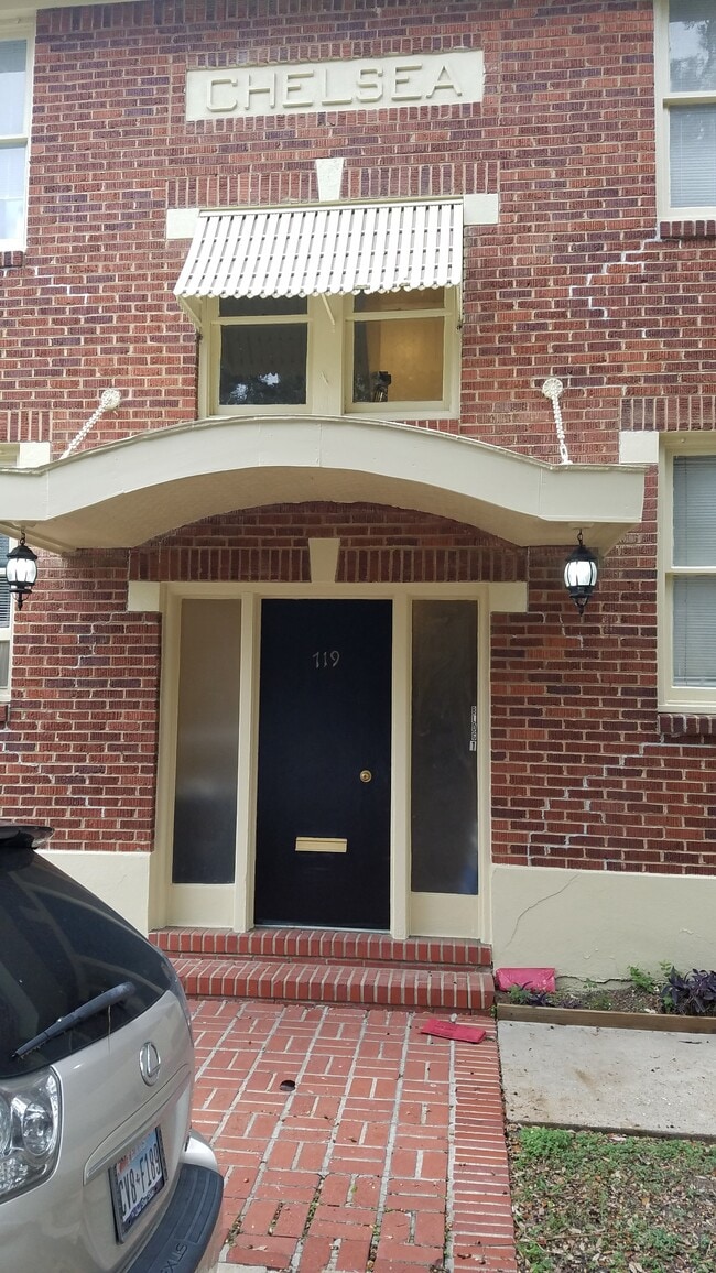 719 Chelsea Blvd in Houston, TX - Foto de edificio - Building Photo