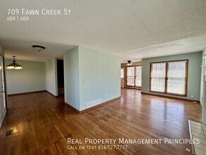 709 Fawn Creek St in Leavenworth, KS - Building Photo - Building Photo