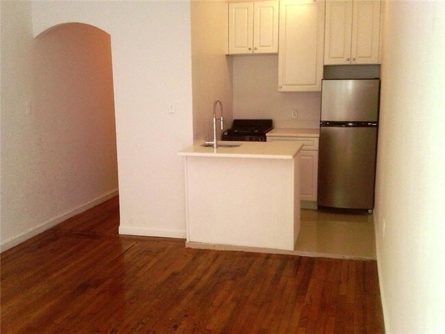 343 E 51st St-Unit -#A1 in New York, NY - Building Photo - Building Photo