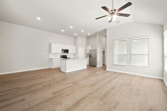 242 Schrader Dr in Buda, TX - Building Photo - Building Photo