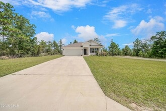 2304 Aquarius Dr in Chipley, FL - Building Photo - Building Photo