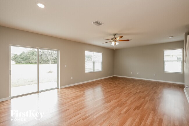 36146 Carriage Pine Ct in Zephyrhills, FL - Building Photo - Building Photo