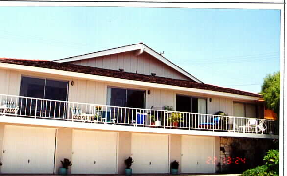 204 Cliff Dr in Laguna Beach, CA - Foto de edificio