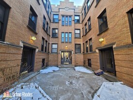 838 W Cornelia Ave, Unit M05B Apartments