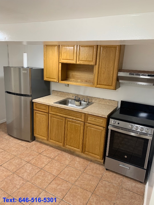 447 Elton St in Brooklyn, NY - Building Photo