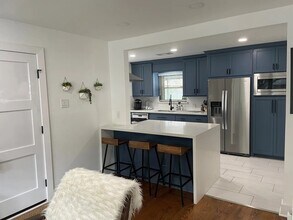 2310 Hialeah Dr in Houston, TX - Building Photo - Building Photo