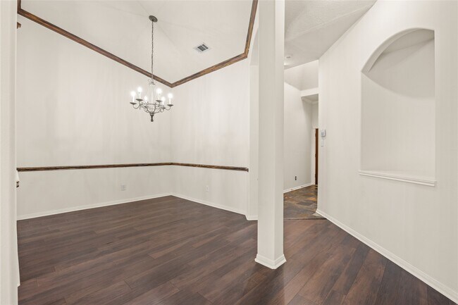 property at 4823 Lake Daniel Ct