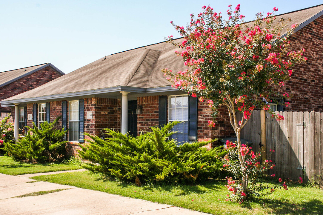 2311 Pheasant Ln in College Station, TX - Building Photo