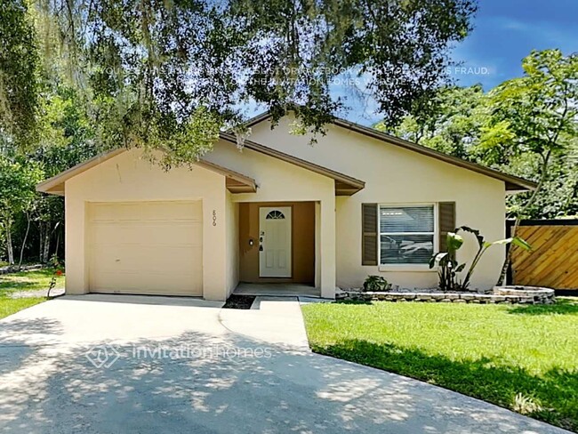 property at 806 W Church St