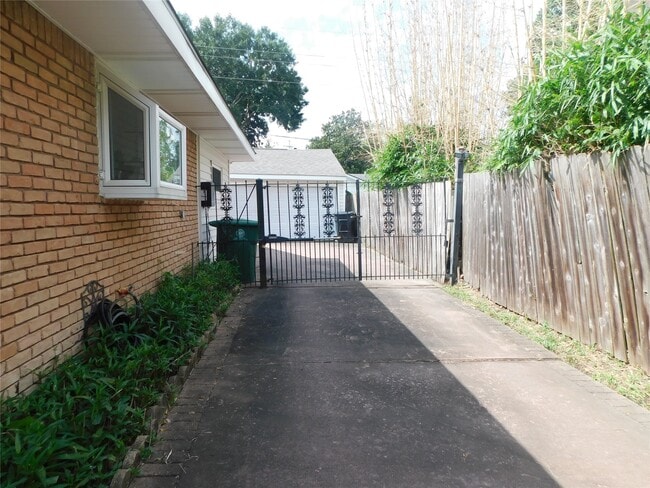 property at 2317 Dorrington St