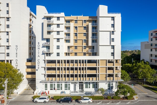 Bonita Cove in Miami, FL - Building Photo - Building Photo