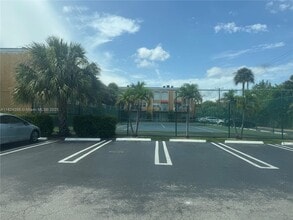 17901 NW 68th Ave in Hialeah, FL - Building Photo - Building Photo