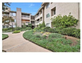 10400 Caminito Cuervo in San Diego, CA - Building Photo