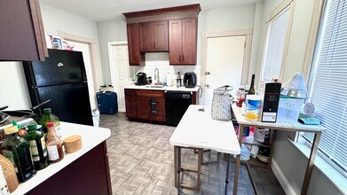 17 Antwerp St, Unit 1 in Boston, MA - Building Photo - Building Photo