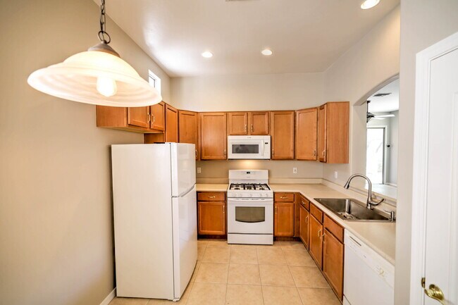 5126 N Pinnacle Point Dr in Tucson, AZ - Building Photo - Building Photo