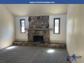 2672 Tahitian Ave in Medford, OR - Building Photo - Building Photo