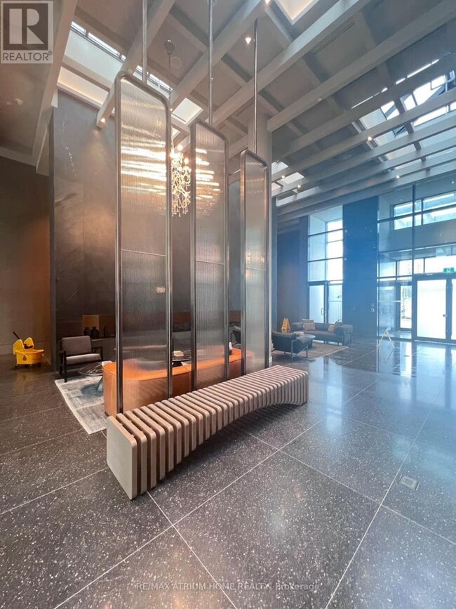 8 Interchange Wy in Vaughan, ON - Building Photo - Building Photo