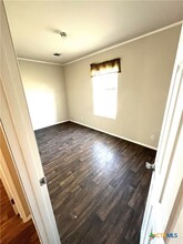 4001 FM 20 in Seguin, TX - Foto de edificio - Building Photo