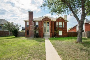 436 Chestnut Ln in Desoto, TX - Building Photo