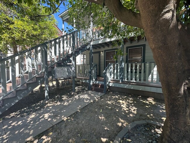 property at 1915 10th St
