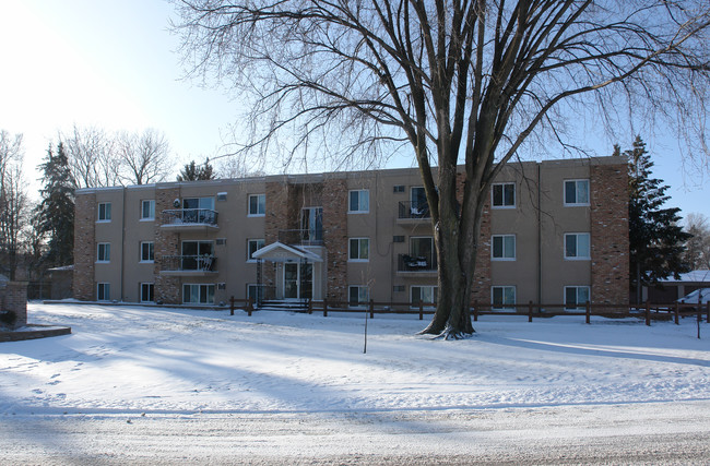 Elmwood Apartments in Anoka, MN - Building Photo - Building Photo