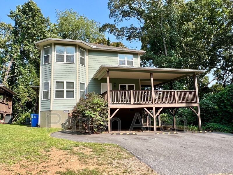 84 Galax Ave in Asheville, NC - Building Photo