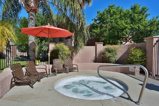 Rock Ridge Apartment Homes in Tucson, AZ - Building Photo