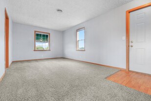 814 N Wisconsin St in Elkhorn, WI - Building Photo