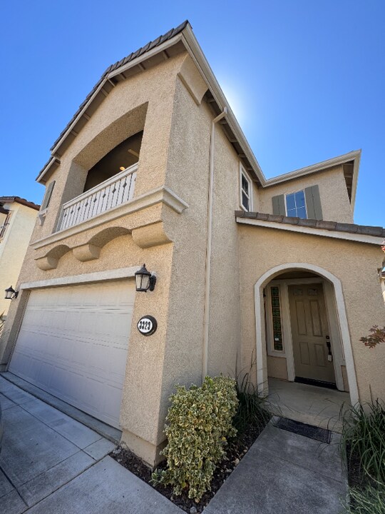 3323 San Vicente Rd in West Sacramento, CA - Building Photo