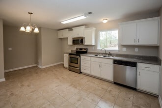 2731 Lorena Cove in Olive Branch, MS - Building Photo - Building Photo