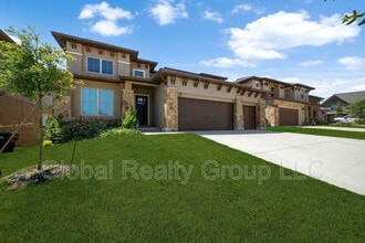 14122 Sam Houston Way in San Antonio, TX - Building Photo - Building Photo