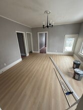 313 Kossuth St, Unit Front 2 in Rome, NY - Foto de edificio - Building Photo