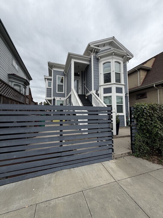 1134 Foothill Blvd in Oakland, CA - Building Photo