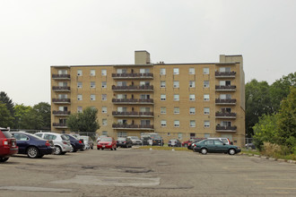 Riviera Apartments in Brampton, ON - Building Photo - Building Photo