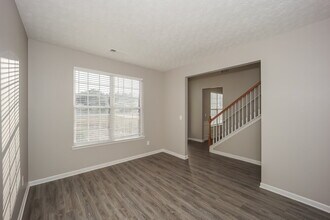 6846 Lakefield Forrest Dr in Riverdale, GA - Foto de edificio - Building Photo