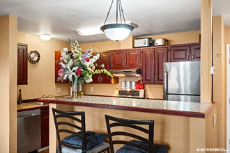 3030 Denali St in Anchorage, AK - Foto de edificio - Building Photo