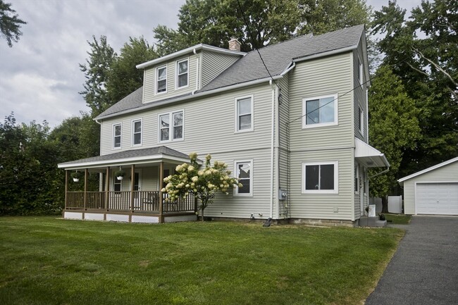 43 Ley St, Unit 43 ley st in Agawam, MA - Foto de edificio - Building Photo