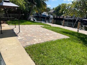 621 SE 5th Ave in Pompano Beach, FL - Building Photo - Building Photo