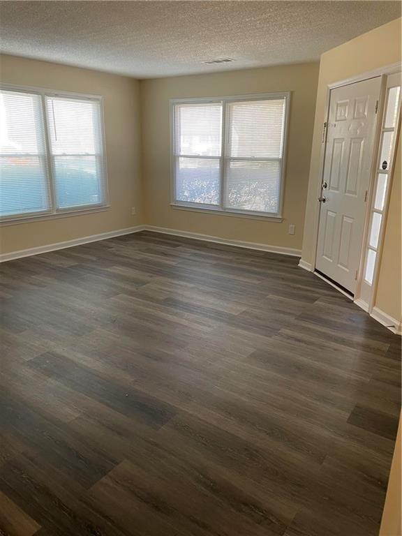 1600 Oakpoint Dr SW in Marietta, GA - Building Photo - Building Photo