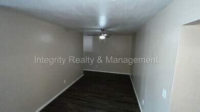 4077 Laurelwood Dr in Jacksonville, FL - Building Photo - Building Photo