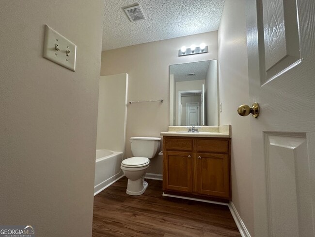 6296 Hickory Ln Cir in Union City, GA - Building Photo - Building Photo