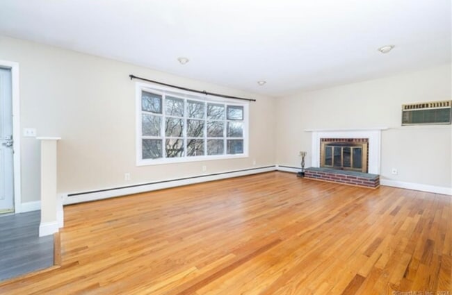 21 Henso Dr in Danbury, CT - Building Photo - Building Photo