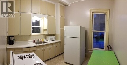 448 King St W in Chatham, ON - Building Photo - Building Photo