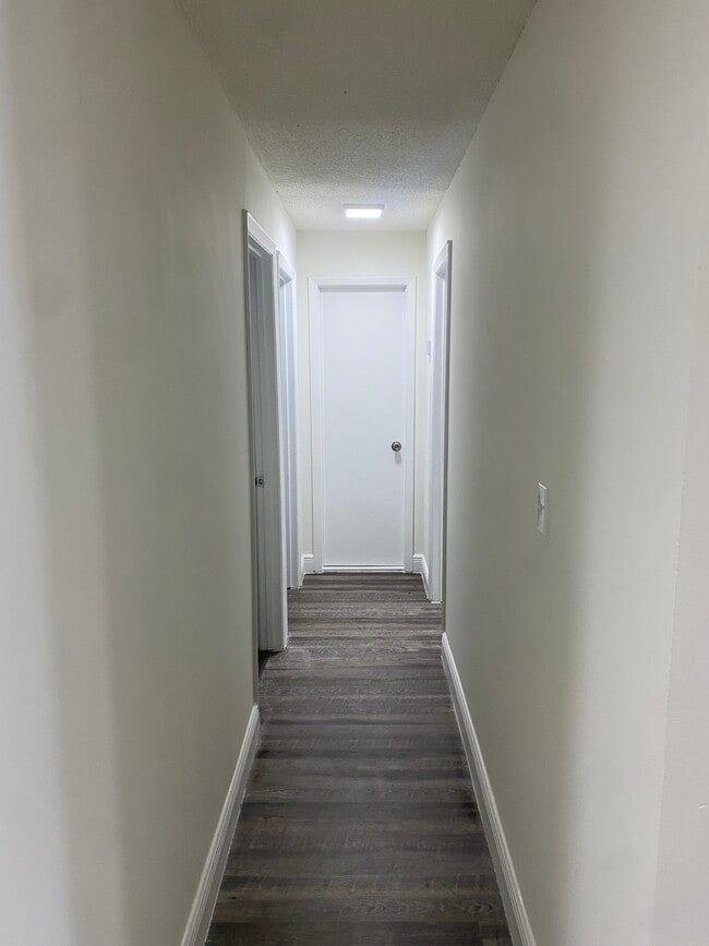 1385 SW 135th Pl in Miami, FL - Building Photo - Building Photo