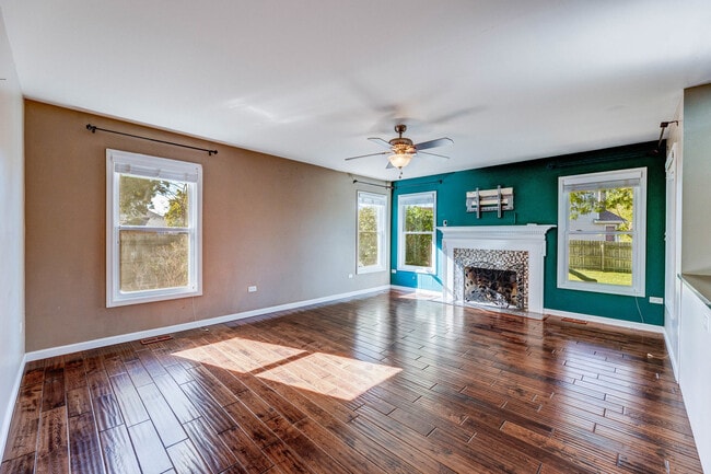 227 Beaver Creek Dr in Bolingbrook, IL - Building Photo - Building Photo