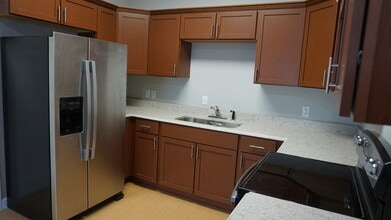College Apartments in Kokomo, IN - Foto de edificio - Building Photo