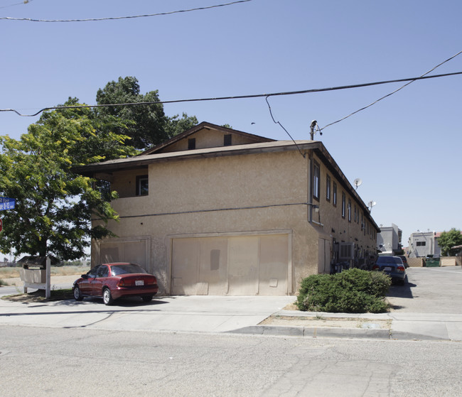 38210 5th St E in Palmdale, CA - Building Photo - Building Photo