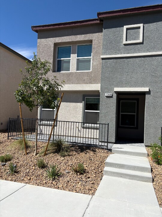 7368 Axel Creek St in North Las Vegas, NV - Building Photo