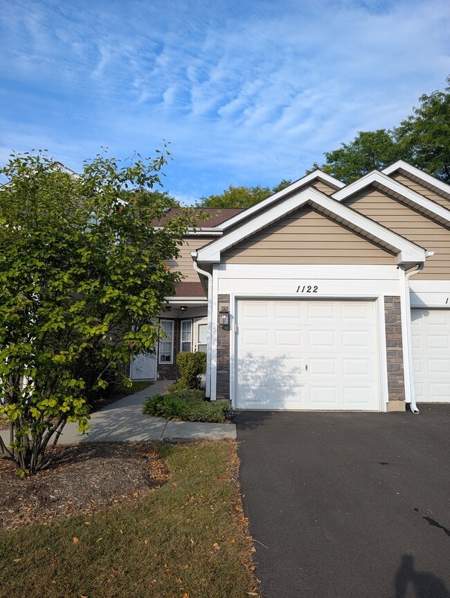 property at 1122 Regency Dr